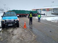 Municipio y la ANSV trabajaron en el ordenamiento vehicular durante el temporal de nieve