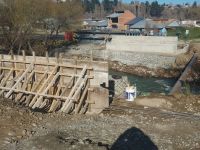 Avanza la construcción del puente sobre el arroyo Ñireco