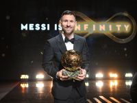 Messi ganó su octavo Balón de Oro y se lo dedicó a Diego