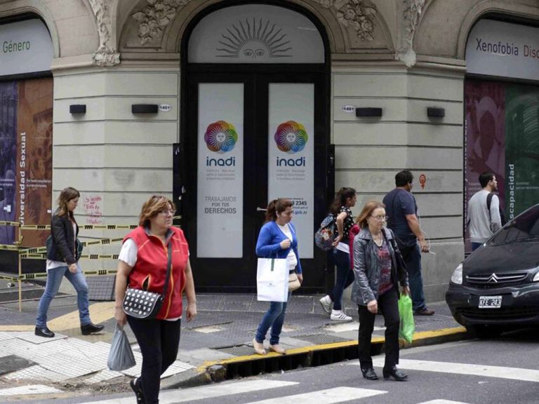 El Gobierno Decidió El "cierre Definitivo Del Inadi", Anunció Adorni ...