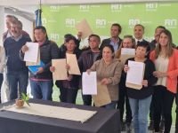 Siete familias de Bariloche cumplieron el sueño de regularizar su casa