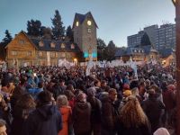 Bariloche tuvo una multitudinaria marcha en Defensa de las universidades públicas