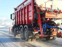 ¿Cómo se trabaja para evitar la formación de hielo sobre las rutas?