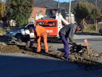 Colocan badenes en el barrio Quimey Hue para reducir la velocidad vehicular