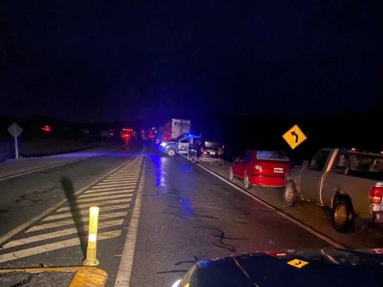 Tragedia en la Ruta 40: murieron un padre y su hijo tras un violento ...