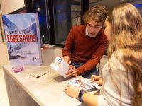 Presentaron “Egresados”, el libro del “gran viaje de celebración de la vida con tus compañeros”