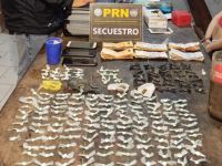 Un llamado anónimo desarticuló kioscos en El Bolsón y Cipolletti: cómo funciona el 0800 de narcotráfico de Río Negro