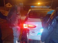 Golpearon y robaron a un profesor de música en una parada de colectivo: dos detenidos