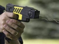 Río Negro: la Legislatura aprueba en comisiones el uso de Taser y armas no letales