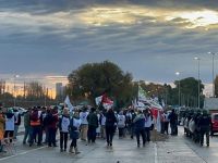 UNTER arrancó el paro de 48 horas con movilización al puente de Cipolletti desde las 6 de la mañana