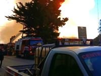 El histórico Hotel Huemul ardió en el km 1 de Bustillo: pérdidas totales y sin heridos graves