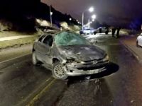 Vuelco cerca de la terminal: el conductor perdió el control del auto y fue hospitalizado