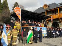 Bariloche homenajeó a sus bomberos y Cortés anunció cuatro nuevos camiones para incendios forestales