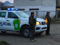 Operativo en más de veinte barrios de Bariloche: recorridas, controles vehiculares y presencia en zonas comerciales