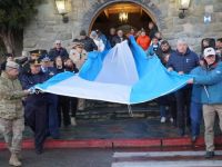 Bariloche conmemoró el Día de la Bandera en el Centro Cívico y en el Memorial de Malvinas de la Costanera