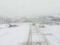 Siete cortes preventivos por la nieve en Bariloche y el acceso al Catedral solo con cadenas colocadas