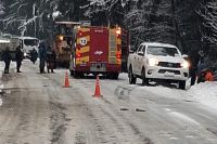 Siniestro vial en la Bustillo: corte preventivo entre los kilómetros 13,500 y 14,500 en plena nevada