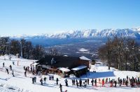 El Bolsón vive su mejor invierno: CatSki, trufa, FIS y nevadas que pintaron la ciudad de blanco