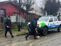 Secuestraron un arma y detuvieron a un hombre que amenazó y golpeó a una adolescente de 16 años