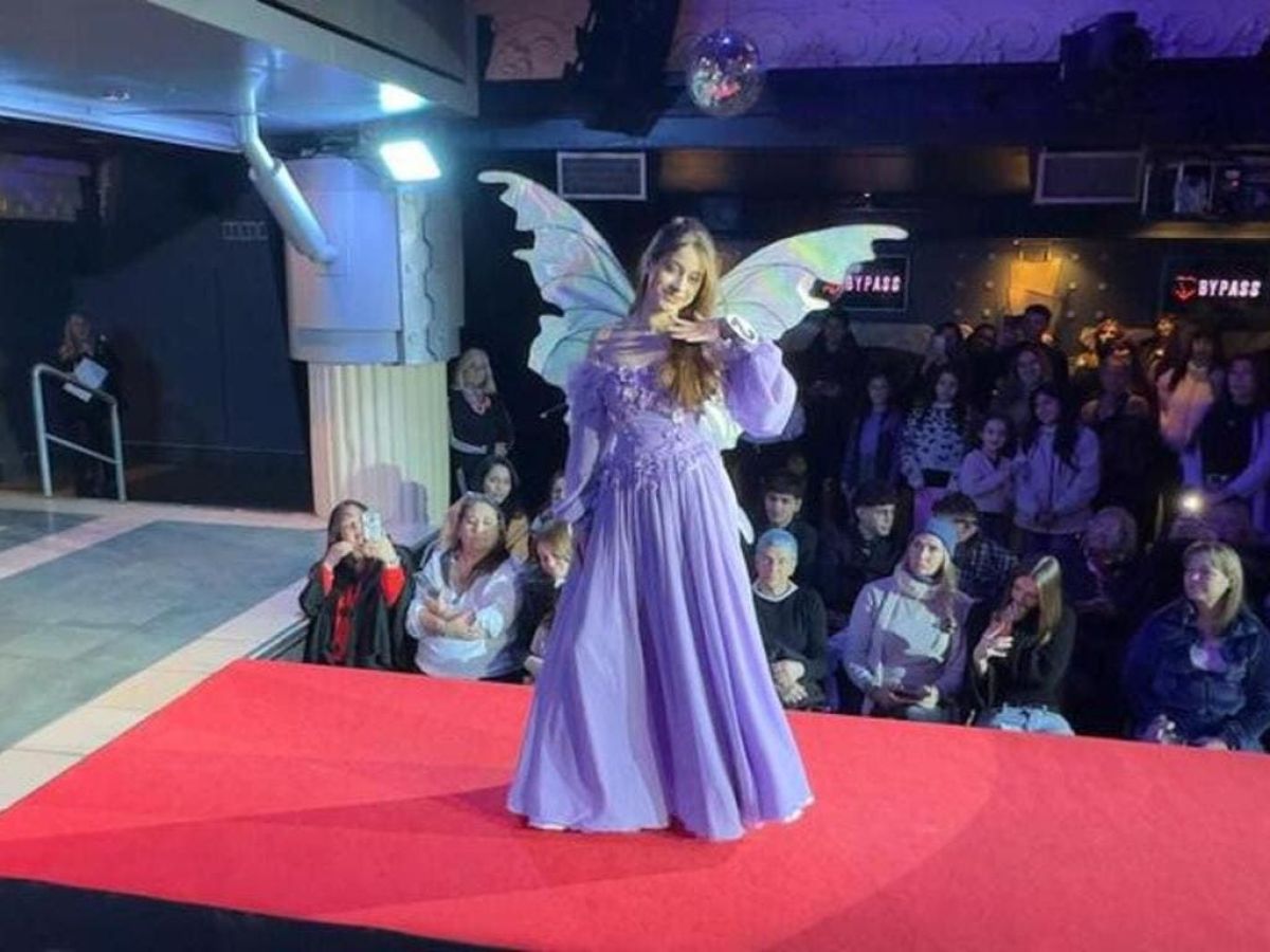 Las candidatas a Reina de la Nieve desfilaron a beneficio del Hospital Zonal