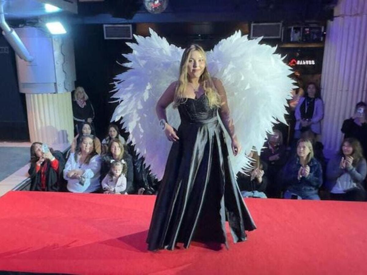 Las candidatas a Reina de la Nieve desfilaron a beneficio del Hospital Zonal