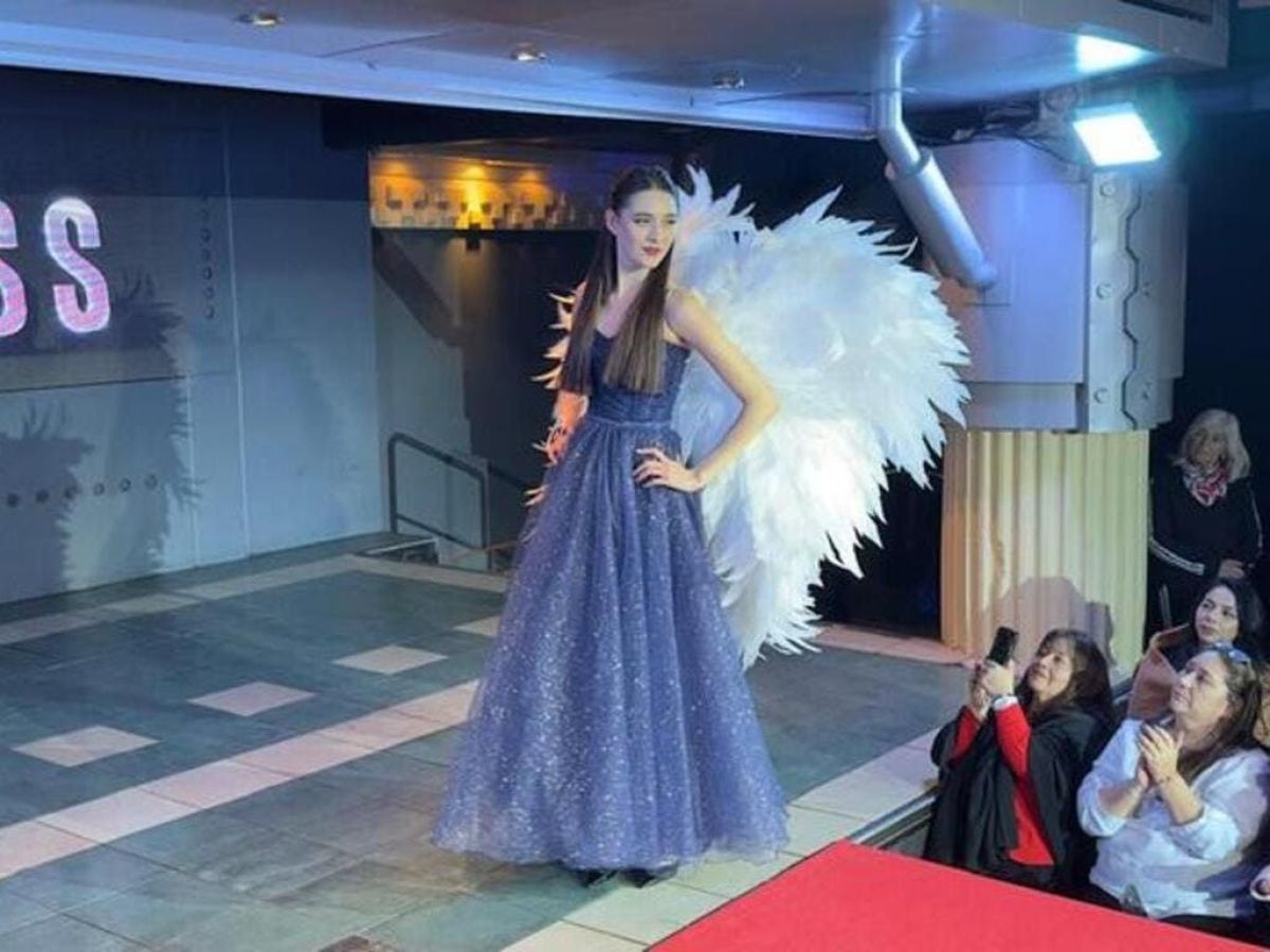 Las candidatas a Reina de la Nieve desfilaron a beneficio del Hospital Zonal