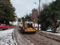 Después del temporal: el operativo de nieve sigue activo calle por calle en Bariloche