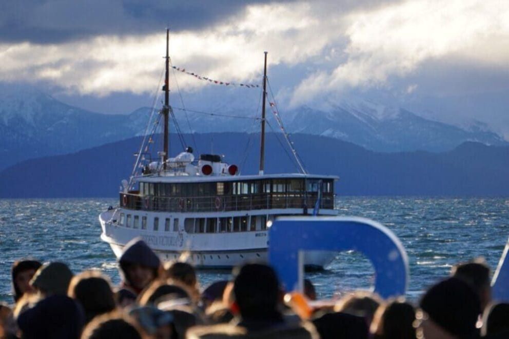 Leiva, Luck Ra, drones y el desfile náutico: el sábado de la Fiesta de la Nieve