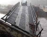 El Manso bajó, pero el puente de Pampa Linda sigue intransitable
